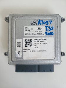 Hyundai I30 2.0 Petrol Engine Control Unit ECU 339140-23230