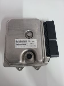 ECU Engine Control Unit Fiat 500 0.9 51935078 8GSF.HM