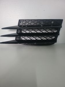 AUDI R8 2015 RIGHT REAR BAR GRILLE 420807698D