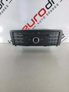 Mercedes CLA / A / B sat navigation radio CD head unit A2469008819