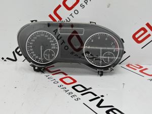Mercedes A W176 Speedometer/Instrument Cluster A1769007802 0263700182