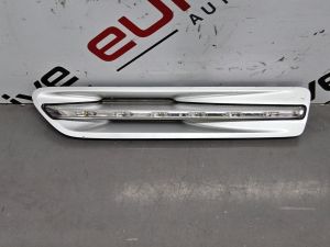 Genuine Holden Used Guard LEFT HAND Flasher Lamp WM WN Statesman 2006 GM92251684