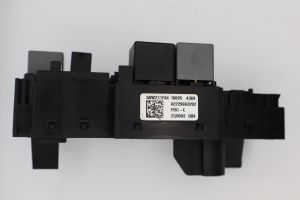MERCEDES BENZ C GLC W205 W253 X253 FUSE BOX RELAY UNIT A2229063202 / A0009822923
