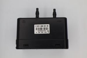 Mercedes-Benz S W221 Central locking vacuum pump 2218000248
