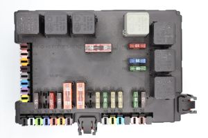 MERCEDES S CLASS W221 REAR FUSE BOX A2215403250