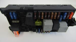 MERCEDES BENZ E CLASS W211 COMFORT CONVENIENCE CONTROL MODULE 2115453901