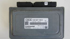 Transmission Gearbox Control Module ECU ECM 420927109B OEM Audi R8 2014-15